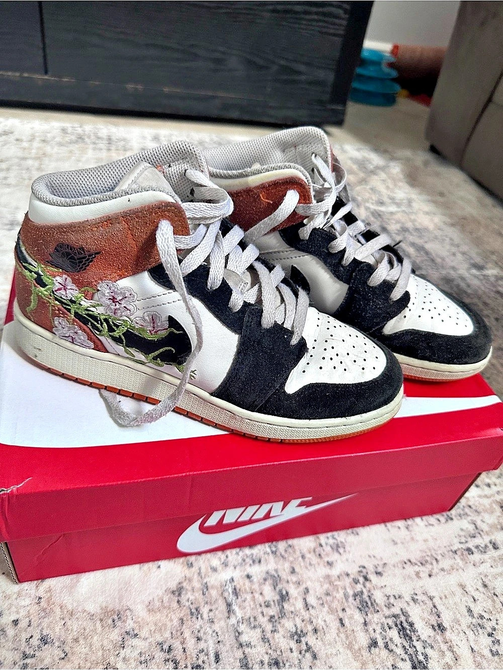 Nike Air Jordan 1 Retro High OG Floral High-Top Sneakers US 5.5Y
